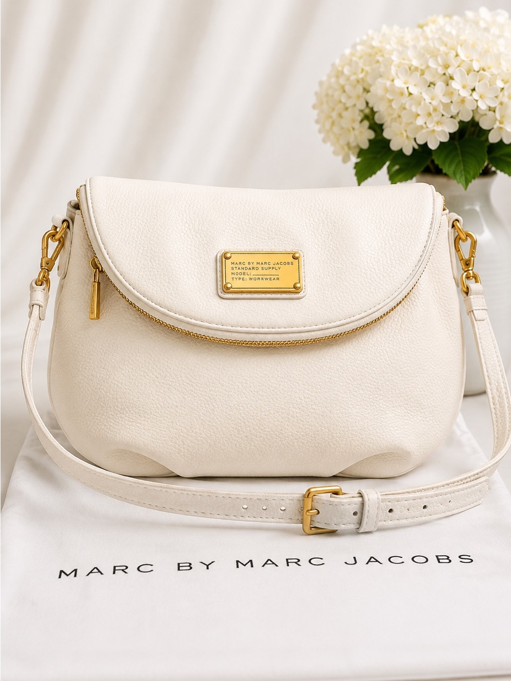 Marc Jacobs Workwear Ivory Pebbled Leather Crossbody Bag w/ Dust Bag EUC